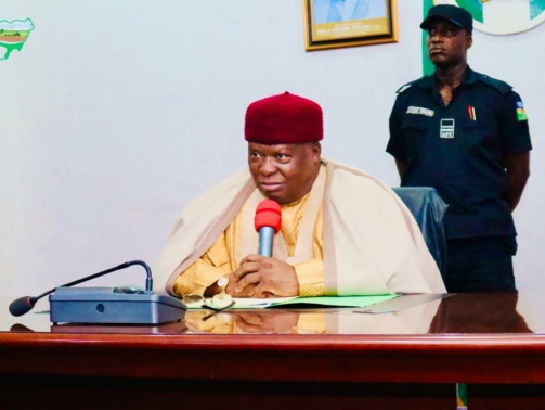 Gbong Gwom Jos (Most eminent King of Jos) Da Jacob Gyang Buba (CON, OFR, CFR) giving a remarks during the ACReSAL Team visit to his palace