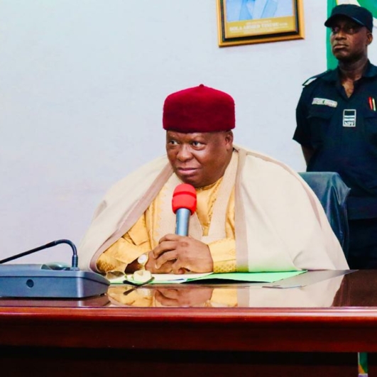 Gbong Gwom Jos (Most eminent King of Jos) Da Jacob Gyang Buba (CON, OFR, CFR) giving a remarks during the ACReSAL Team visit to his palace